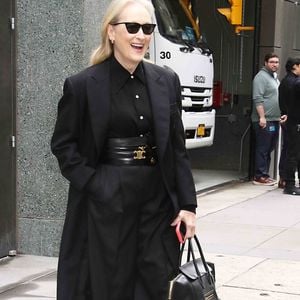 NEW YORK, NY- A[PRIL 20 : Meryl Steep sort des studios ABC le. avril 2026 à New York City.