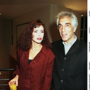 Il confie notamment qu'il refuse de partager des dîners amicaux avec ses anciennes partenaires.

Gérard Darmon, Mathilda May - Première du film "Pourvu que ça dure", Paris, France
© BERTRAND RINDOFF PETROFF / BESTIMAGE