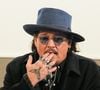 La réponse est oui, comme il l'a confié dans une interview.

Johnny Depp en conférence de presse à Séville, le 9 novembre 2024. 

Photo : Europa Press / Bestimage