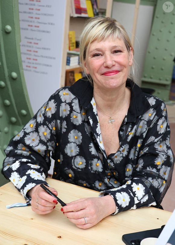 Maitena Biraben - Festival du Livre de Paris 2025 au Grand Palais à Paris le 12 Avril 2025.

© Denis Guignebourg / Bestimage