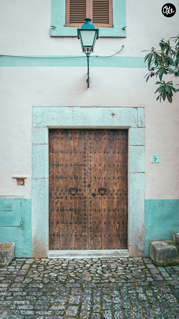 Vaporiser du vinaigre à l'entrée d'une maison : pourquoi les experts le recommandent et quels sont ses bienfaits