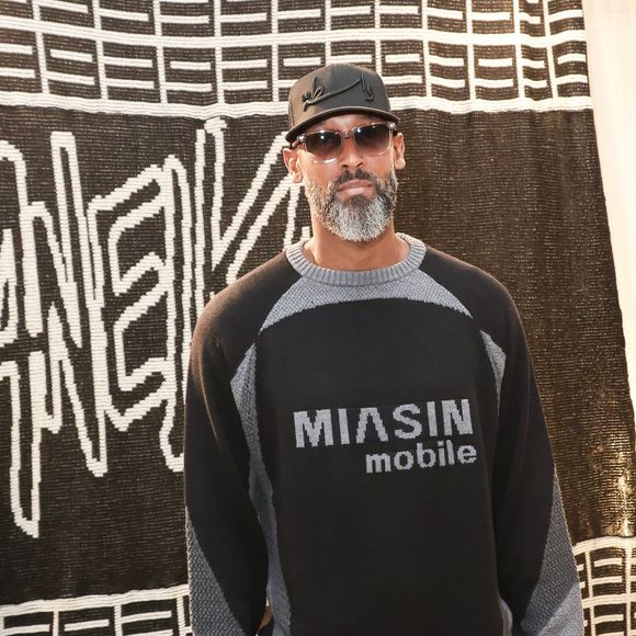 La légende du football a lancé sa propre académie dans le Var.

Exclusif - Nicolas Anelka lors de la présentation de la collection de N. Anelka X Miasin à La Galerie Paradis, Paris, France, le 17 novembre 2025. © Jack Tribeca / Bestimage