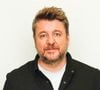 ntre sa matinale radio et ses tournages télé qui s'enchaînent, Bruno Guillon vit à 100 à l'heure.

Exclusif - Bruno Guillon en backstage de l'émission "100% logique" présentée par C. Feraud et qui sera sur France 2 au studio du Lendit à Saint-Denis, France. © Christophe Clovis/Bestimage