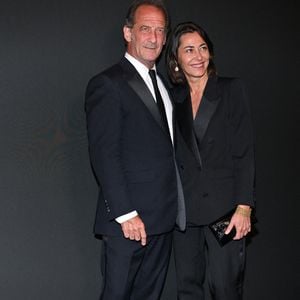 parrainent cette association.

Vincent Lindon et Cécile Duffau lors de la séance photo des Kering Women In Motion Awards, dans le cadre du 75e Festival de Cannes, à Cannes, en France, le 22 mai 2022. Photo de Julien Reynaud/APS-Medias/ABACAPRESSS.COM