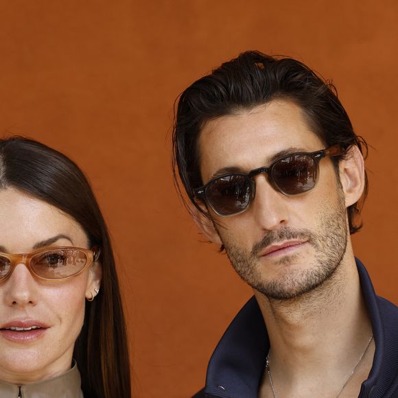 Aucun doute, la mode était au rendez-vous pour cette finale de Roland-Garros.

Pierre Niney et sa compagne Natasha Andrews lors des Internationaux de France de Tennis de Roland Garros 2026, à Paris, France, le 7 juin 2026. © Jacovides-Moreau/Bestimage