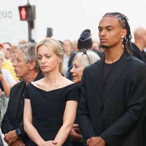 Elle s'est fait discrète mais était bel et bien présente

Patrick Ardisson, Audrey Crespo-Mara, son fils Sekou - Sorties des obsèques de Thierry Ardisson en l’église Saint-Roch de Paris, France, le 17 juillet 2025. © Clovis-Jacovides/Bestimage