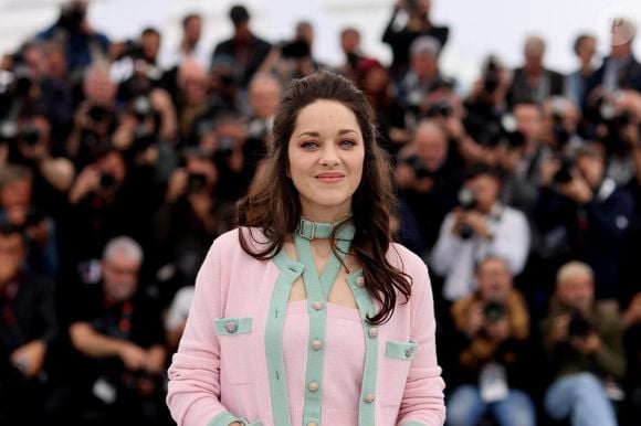 Marion Cotillard au photocall de "Little Girl Blue" lors du 76ème Festival International du Film de Cannes, le 21 mai 2023. 
© Jacovides / Moreau / Bestimage