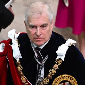 Il s'agit de son frère le prince Andrew...

Le prince Andrew lors de la cérémonie de couronnement du roi d'Angleterre à Londres, Royaume Uni, le 6 mai 2023.

Photo : Avalon / Panoramic / Bestimage