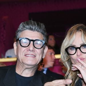 En revanche, la nouvelle coupe de cheveux de la compagne de Marc Lavoine fait toujours l’unanimité sur les réseaux sociaux

Exclusif - Marc Lavoine et sa compagne Adriana Karembeu au "concerto pour la paix" de Omar Harfouch au théâtre des Champs-Elysées à Paris le 18 septembre 2024.

© Rachid Bellak / Bestimage