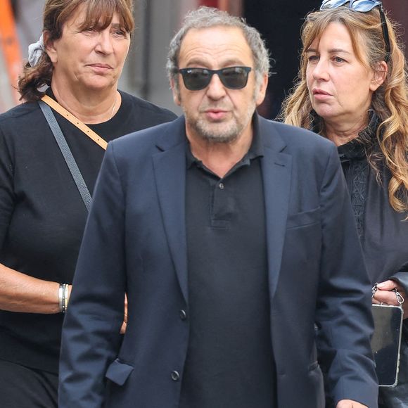 Patrick Timsit - Arrivées aux obsèques de Thierry Ardisson en l'église Saint-Roch de Paris, France, le 17 juillet 2025. © Clovis-Jacovides/Bestimage