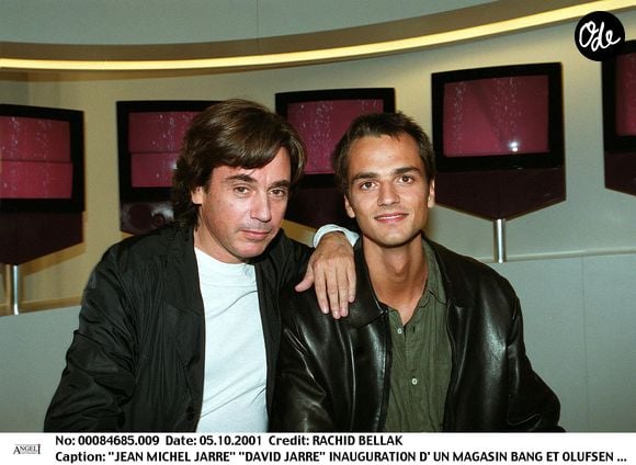 Jean-Michel et David Jarre le 5 octobre 2001. © RACHID BELLAK / BESTIMAGE