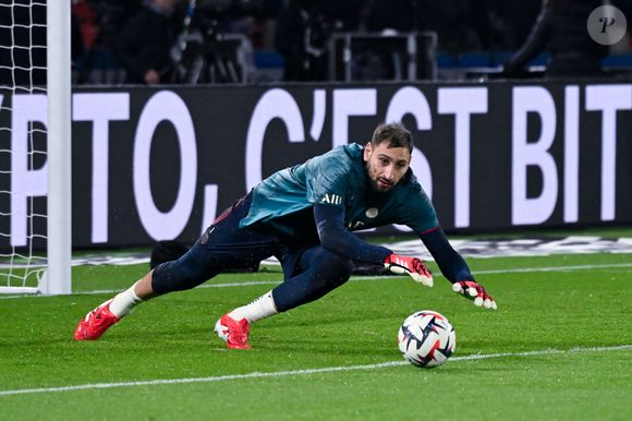 Gianluigi Donnarumma - Match de football en ligue 1 : Le Paris-SG l'emporte 2 - 1 face à Saint-Etienne au Parc des Princes le 12 janvier 2025.

© Dante Badano / PsnewZ / Bestimage