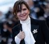 Soins naturels, hydratation intense et astuces de grand-mère complètent ses rituels de beauté.

Juliette Binoche - Montée des marches du film "Amarga Navidad" lors du 79ème Festival International du Film de Cannes, le 19 mai 2026. 

© Jacovides-Moreau / Bestimage