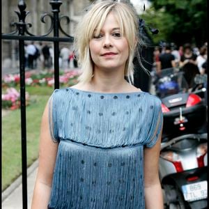 Flavie Flament au mariage de Laurence Ferrari et Renaud Capuçon à la mairie du 16ème arrondissement de Paris. Le 03/07/2009. Crédit Guillaume Gaffiot/Bestimage