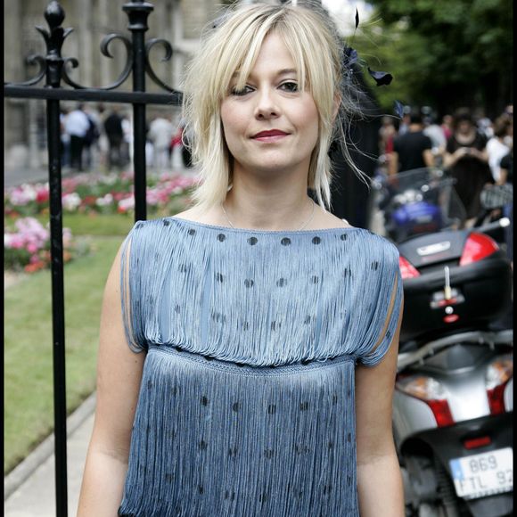 Flavie Flament au mariage de Laurence Ferrari et Renaud Capuçon à la mairie du 16ème arrondissement de Paris. Le 03/07/2009. Crédit Guillaume Gaffiot/Bestimage