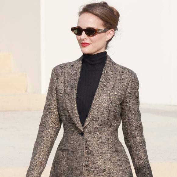Natalie Portman - Arrivées au défilé Christian Dior mode femme automne / hiver 2024-2025 lors de la Fashion Week de Paris (PFW) au jardin des Tuileries le 27 février 2024.

© Christophe Aubert via Bestimage