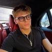 22 ans de Cameron Smet : au milieu de David Hallyday, Sylvie Vartan et sa fille Darina, une certaine Joséphine se fait remarquer