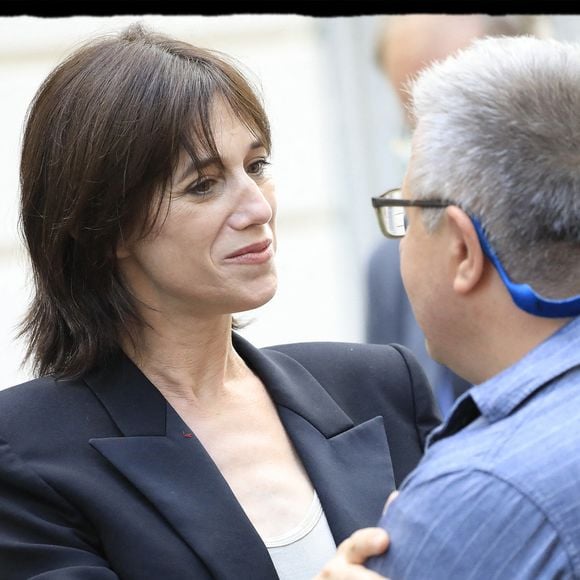 Charlotte Gainsbourg lors de l'inauguration de la Maison Gainsbourg, rue de Verneuil à Paris le 14 septembre 2023. La maison ouvrira ses portes au public à partir du 20 septembre 2023.
© Alain Guizard / Bestimage