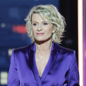 Malheureusement, le résultat n'a pas toujours été à la hauteur, comme cette fois où elle s'est retrouvée avec "une bouche de canard".

Sophie Davant lors de la 38ème édition du Téléthon dans les studios de France 2 à Paris, le 29 novembre 2024. 

Photo :  Coadic Guirec / Bestimage