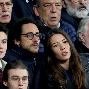 Thomas Hollande et sa femme Emilie Broussouloux - People des les tribunes de la coupe du Monde de Rugby France 2023 - Match de quart de finale "France-Afrique du Sud (28-29)" au Stade de France à Saint-Denis 15 octobre 2023. © Moreau-Jacovides/Bestimage