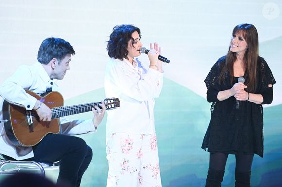 Exclusif - Camille Dubois (fille de Vincent Dubois), Lynda Lemay et Jean-Felix Lalannelors de l'enregistrement de l'émission Vivement dimanche au studio Rive gauche, présentée par M.Drucker, diffusée sur France 3 le 10 mai 2026, à Paris, France, le 14 avril 2026. © Guillaume Gaffiot/Bestimage