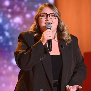 Exclusif - Lola Dubini - Enregistrement de l'émission "Vivement dimanche" au studio Rive Gauche, presentée par M. Drucker le 19 novembre 2025, avec une diffusion sur France 3 le 28 décembre 2025. © Guillaume Gaffiot / Bestimage