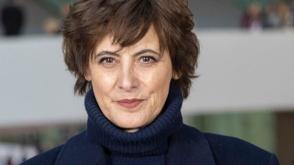 Inès de la Fressange habite dans un appartement du 14e arrondissement de Paris, il a appartenu à un célèbre artiste : "J'ai gardé certains meubles d'origine"