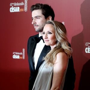 Audrey Lamy et son compagnon Thomas Sabatier - Photocall lors de la 41ème cérémonie des Cesar au théâtre du Châtelet à Paris, le 26 février 2016. © Borde-Jacovides/Bestimage