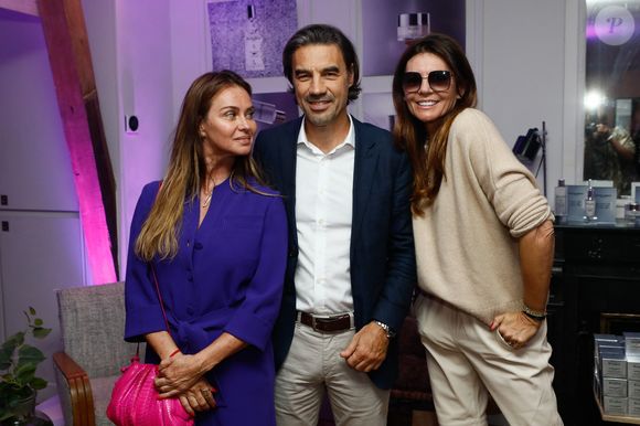 Exclusif - Agathe de la Fontaine, Hervé Josserand (pdg du groupe Création Beauté International, propriétaire des marques Rexaline, Morgan, et Chantal Thomass), Véronika Loubry - Personnalités au lancement de la gamme "Crystal Bright" de la marque Rexaline à Paris. Le 27 octobre 2022
© Christophe Clovis / Bestimage