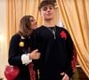 Sur le selfie, Cameron Hallyday porte un teeshirt noir
Cameron Hallyday, le fils cadet de David Hallyday aux côtés de sa maman Alexandra Pastor. (Capture d'écran Instagram - 2025).