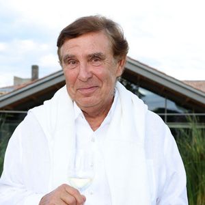 Jean-Pierre Foucault au Château Duhart-Milon à Pauillac en Gironde, le 11 juillet 2024. - Festival International du Film en Médoc " Les Vendanges du 7ème Art" à Pauillac. © Jean-© Marc Lhomer/Bestimage