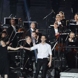 L'ancienne danseuse étoile de l'Opéra de Paris a donné naissance à une petite fille baptisée Lola en 2004

Exclusif - Marie-Claude Pietragalla et son mari Julien Derouault - Soirée spéciale " Notre Dame de Paris, Le Grand Concert " qui s'est déroulée dans la Cour des Invalides à Paris 7eme et diffusée sur France 2 samedi 20 Avril 2019. 
© Pierre Perusseau / Bestimage