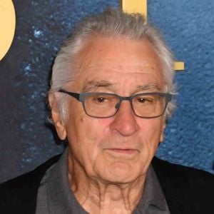 Son petit-déjeuner reste simple, avec notamment du café noir, du jus d’orange, des œufs et du pain complet, selon des propos rapportés par TN.
Robert De Niro à l'avant-première de The Whisper Man (Netflix) au Paris Theatre, New York, le 24 août 2026.