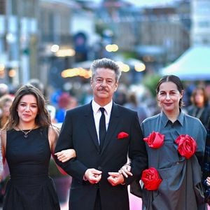 Elle était membre du 37e Festival du film britannique et irlandais de Dinard
Les membres du jury Stephen Woolley, Thibault de Montalembert, la présidente du jury Amira Casar, ainsi que les membres du jury Zoé Adjani et Ben Hardy assistent à la cérémonie de clôture du 37e Festival du film britannique et irlandais de Dinard, le 10 octobre 2026 à Dinard, en France. Photo de Franck Castel/ABACAPRESS.COM