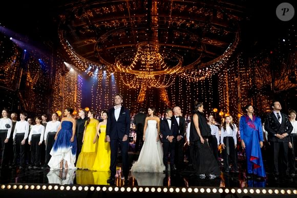 Ce 14 juillet, entre musique, feu d’artifice et émotion discrète, Gautier Capuçon a offert bien plus qu’un concert : une page de vie.

Exclusif - Aida Garifullina, Bohdan Luts, Dom La Nena, Bomsori Kim, Benjamin Bernheim, Rihab Chaieb, Gautier Capuçon, Jérôme Ducros, Bruno de Sá, Florian Sempey - 13ème édition du Concert de Paris aux pieds de la Tour Eiffel à l’occasion de la fête nationale du 14 juillet proposé par Radio France, France Télévisions, la Ville de Paris, et Électron Libre Productions.

© Perusseau / Clovis / Bestimage