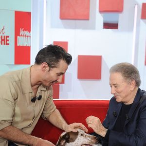 Jeremy Ferrari et Michel Drucker lors de l'enregistrement de l'émission "Vivement dimanche" au studio Rive Gauche, présentée par M.Drucker avec une diffusion sur France 3 le 8 mars 2026, à Paris, France, le 25 février 2026. © Guillaume Gaffiot/Bestimage