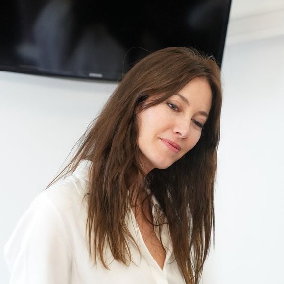 Sur les réseaux, l'ancienne Miss France partage régulièrement des photos de son adorable animal de compagnie.

Exclusif - Mareva Galanter lors de l'inauguration de la quatrième maison des bonnes fées à la Clinique Bizet à Paris, le 16 septembre 2025.

Photo : Anne-Sophie Guebey / Bestimage