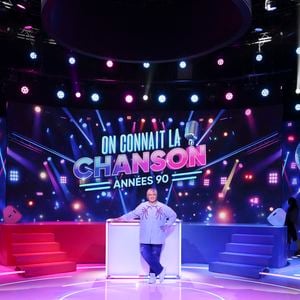 Exclusif - Maxime Dereymez, Nawarra, Bernard Minet, Malika Ménard, Gwendal Marimoutou, KeenV, Ariane Brodier, Eve Angeli, Jordan Deluxe, Chicandier, Isabelle Morini-Bosc, Gilles Verdez, Laurence Boccolini, lors de l'enregistrement de l'émission On Connait La Chanson Années 90, présentée par L.Boccolini et diffusée le 19 mai 2026 sur W9, à Paris, France, le 8 avril 2026. © Jack Tribeca/Bestimage