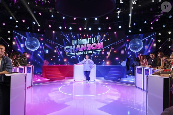Exclusif - Maxime Dereymez, Nawarra, Bernard Minet, Malika Ménard, Gwendal Marimoutou, KeenV, Ariane Brodier, Eve Angeli, Jordan Deluxe, Chicandier, Isabelle Morini-Bosc, Gilles Verdez, Laurence Boccolini, lors de l'enregistrement de l'émission On Connait La Chanson Années 90, présentée par L.Boccolini et diffusée le 19 mai 2026 sur W9, à Paris, France, le 8 avril 2026. © Jack Tribeca/Bestimage