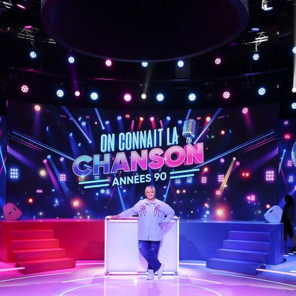 Exclusif - Maxime Dereymez, Nawarra, Bernard Minet, Malika Ménard, Gwendal Marimoutou, KeenV, Ariane Brodier, Eve Angeli, Jordan Deluxe, Chicandier, Isabelle Morini-Bosc, Gilles Verdez, Laurence Boccolini, lors de l'enregistrement de l'émission On Connait La Chanson Années 90, présentée par L.Boccolini et diffusée le 19 mai 2026 sur W9, à Paris, France, le 8 avril 2026. © Jack Tribeca/Bestimage
