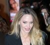 Dans une interview rapportée par le site américain People, Angelina Jolie confiait qu’elle serait prête à vivre à l’étranger une fois que Knox et Vivienne seront majeurs.

Paris, FRANCE Angelina Jolie est superbe dans un tailleur noir alors qu'elle assiste à la première de Costumes Paris le 9 février 2026.


Photo : Backgrid USA / Bestimage