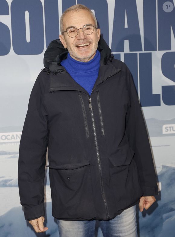 L'animateur qui avait été plongé dans le coma suite à une crise cardiaque va "de mieux en mieux". 

Laurent Weil - Avant-première du film "Soudain Seuls" à l'UGC à Normandie à Paris le 4 décembre 2023. © Marc Ausset-Lacroix/Bestimage