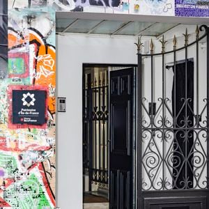 Ouverture au public de la maison de Serge Gainsbourg, rue de Verneuil à Paris, France, le 16 septembre 2023. © Jack Tribeca/Bestimage