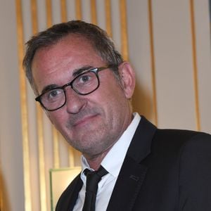 Exclusif - Christophe Dechavanne reçoit le grade d'Officier des Arts et des Lettres au Ministère de la Culture à Paris le 15 mai 2019. © Coadic Guirec / Bestimage