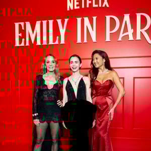 La comédienne partage l'affiche de la série "Emily in Paris" avec Lily Collins

Philippine Leroy-Beaulieu, Lily Collins, Ashley Park lors de la première de la série "Emily in Paris" saison 5 au Grand Rex à Paris le 15 décembre 2025.
© Pierre Perusseau / Bestimage