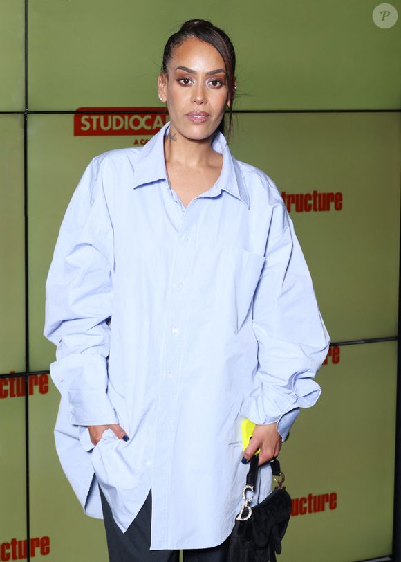 Amel Bent - Première du film "Ma Frère" à UGC Les Halles à Paris le 15 Decembre 2025. © Denis Guignebourg/Bestimage