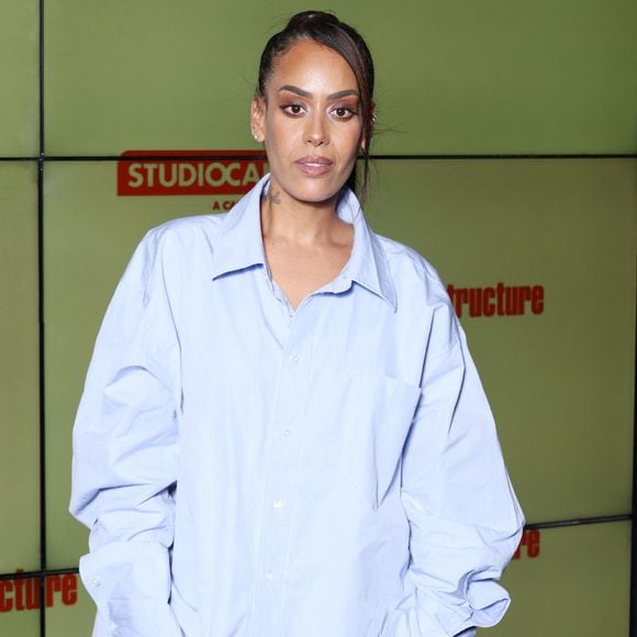 Amel Bent - Première du film "Ma Frère" à UGC Les Halles à Paris le 15 Decembre 2025. © Denis Guignebourg/Bestimage