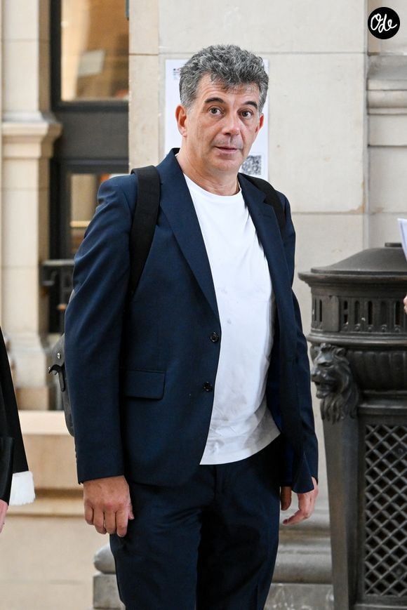 Stéphane Plaza arrive avec ses avocats Julien Roelens et Antonin Gravelin-Rodriguez (Cabinet Joshua) à l'ouverture de son procès jugé en appel pour violences conjugales, au palais de justice de Paris, France, le 26 juin 2026. © Nikola Kis Derdei/Bestimage
