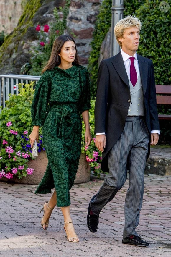 Le prince Christian von Hannover & Verlobte Alessandra de Osma assistant au mariage du prince héréditaire Ferdinand de Leiningen et de la princesse Viktoria Luise von Preussen à la Fürstlichen Abteikirche à Amorbach, en Allemagne, le 16 septembre 2017. Photo by Robin Utrecht/ABACAPRESS.COM