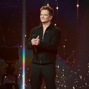 Exclusif - David Hallyday lors de l’enregistrement de l’émission “Les stars s’unissent pour le Sidaction” au théâtre Marigny à Paris, France, le 11 mars 2025. L’émission sera diffusée en prime le 22 mars sur France 2. © Guirec-Moreau/ Bestimage